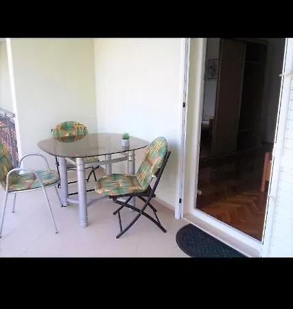Apartman Comfortable With Small Kitchen *